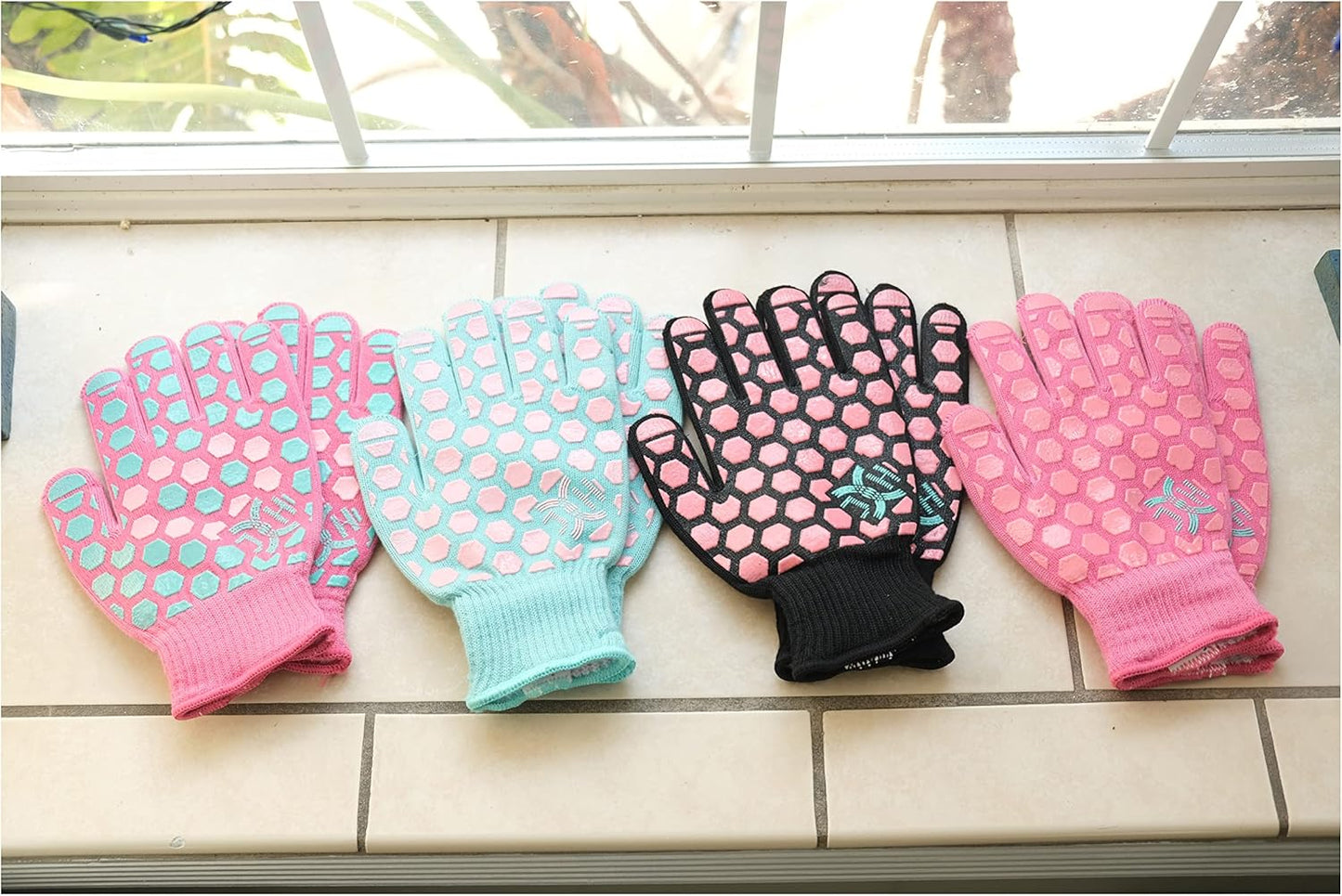 Heat-Defying Kitchen Mitts